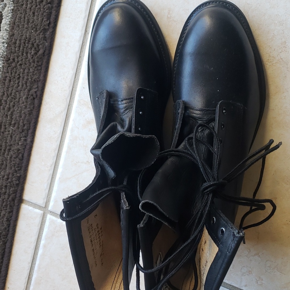 Biltrite steel toe  shoe ,color  black  , size  9